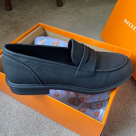 Rocket Dog black slip ons.  Brand new - Picture 2 of 5